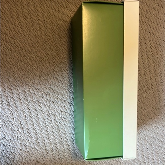Kate Spade Cream and green box - Picture 2 of 6
